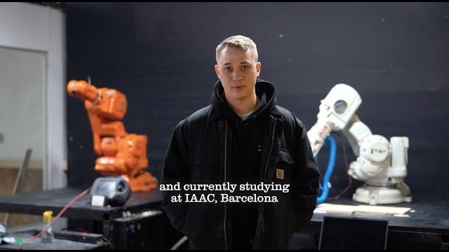 Standbild aus dem IAAC-Porträtvideo von Leonard Elias Böker